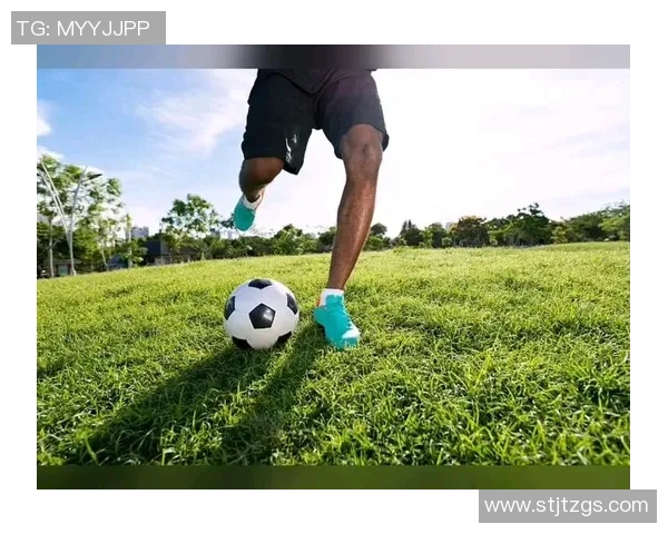 深入球场背后足球明星的成长故事与心路历程全揭秘