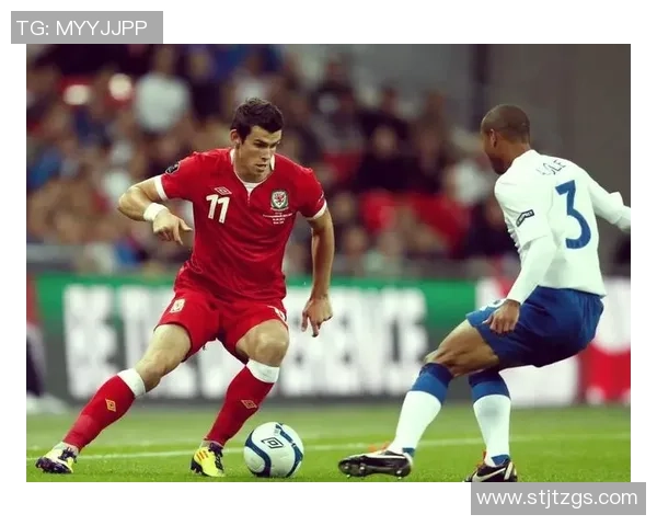 足球明星雷邮斯的传奇之路与球场背后的故事揭秘 足球明星雷邮斯的传奇之路与球场背后的故事揭秘